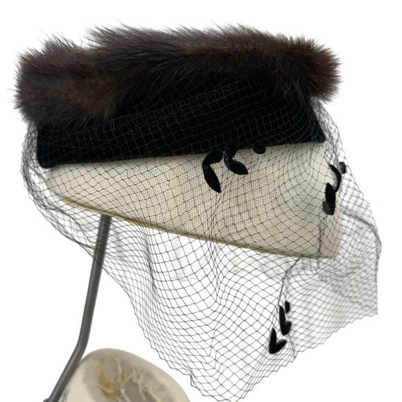 Vintage 1960s Brown Fur Ring Hat Black Velvet Veil Fascinator main image 2